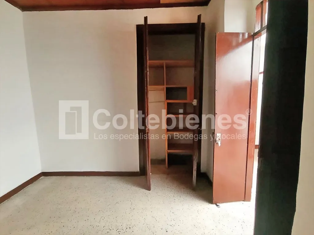 Casa de 7 alcobas en venta en Villa Nueva, Medellín, 238 m² · foto 8 de 24