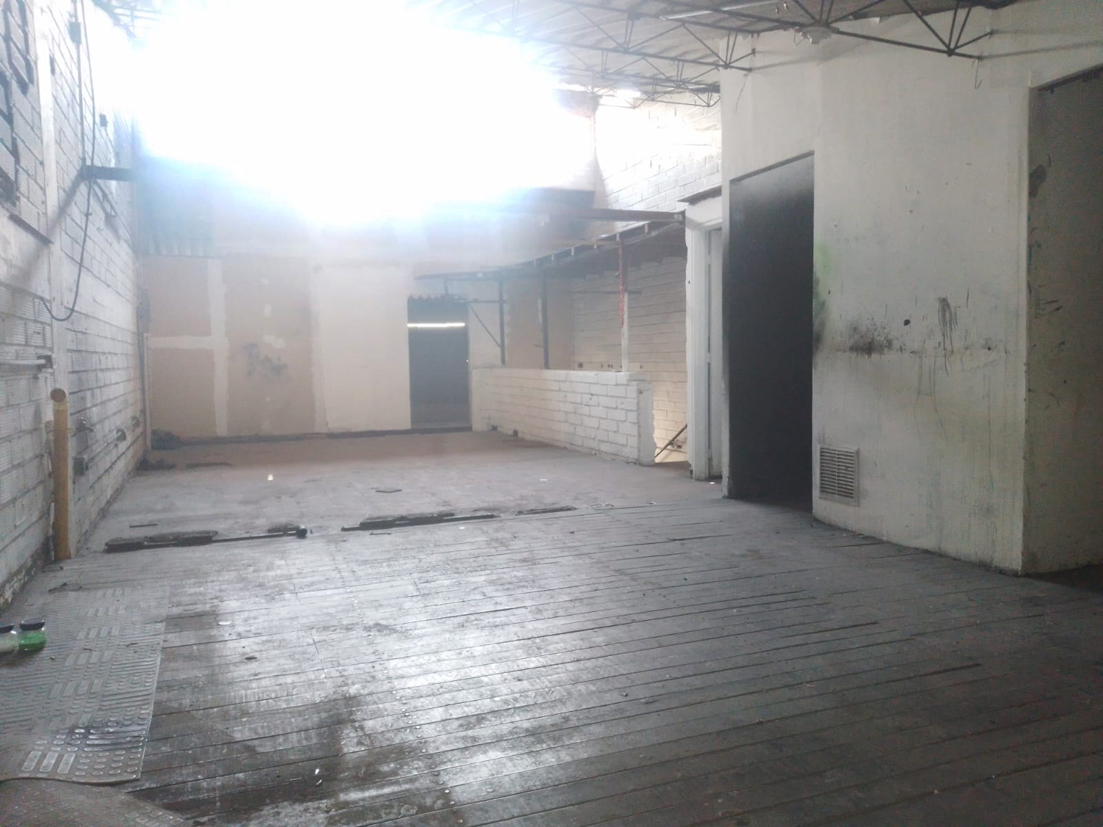 Bodega en arriendo en Centro Administrativo, Medellín, 240 m² · foto 11 de 18