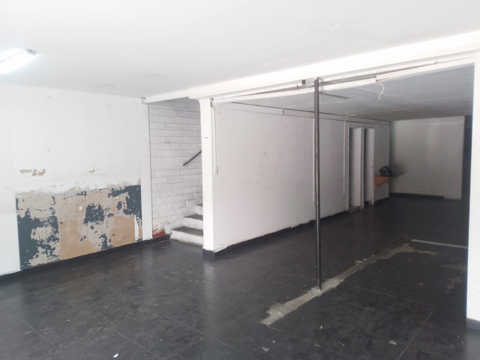 Bodega en arriendo en Centro Administrativo, Medellín, 240 m² · foto 2 de 18