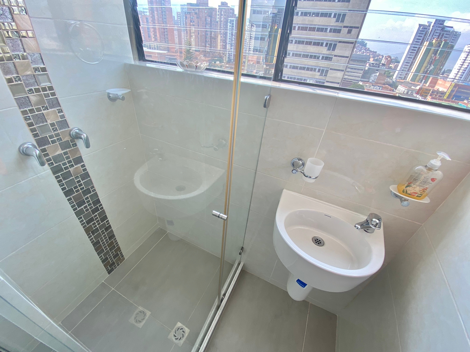 Apartamento en venta en Boston, Medellín · foto 5 de 5