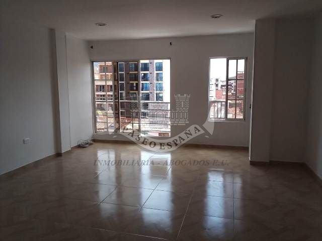 Apartamento de 3 alcobas en venta en El Poblado, Girón, 81 m² · foto 10 de 11