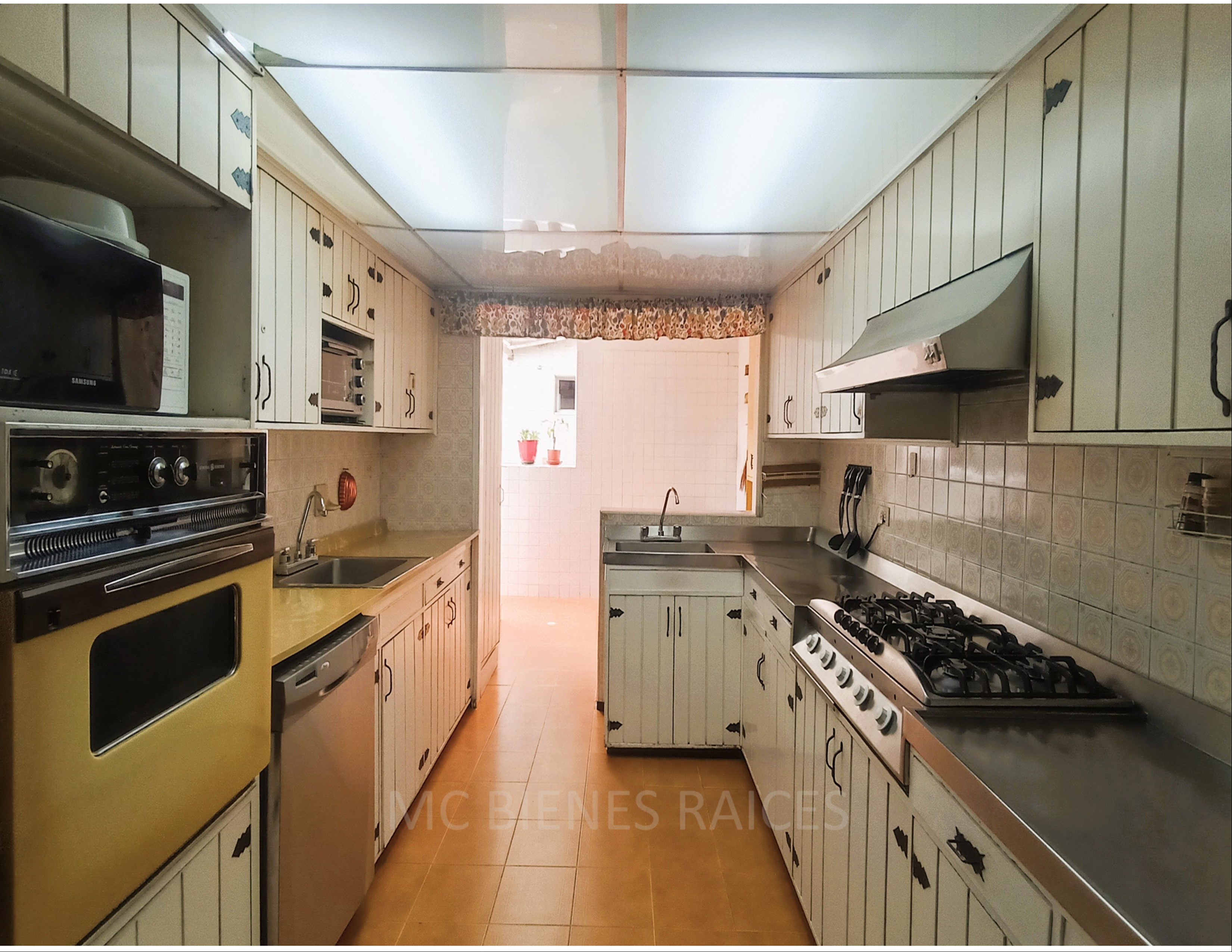 Casa de 4 alcobas en venta en Molinos Norte, Bogotá, 276 m² · foto 9 de 21