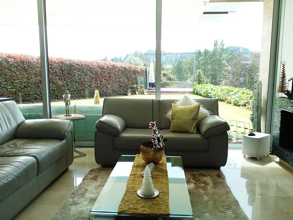 Casa de 3 alcobas en venta en Altos Del Poblado, Medellín, 260 m² · foto 2 de 20