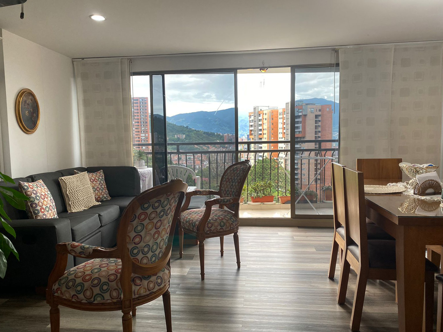 Apartamento de 3 alcobas en venta en Escobero, Envigado, 124 m² · foto 2 de 18