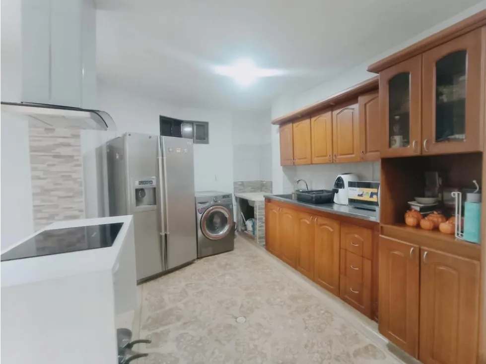 Casa de 4 alcobas en venta en Belen La Palma, Medellín, 183 m² · foto 2 de 22