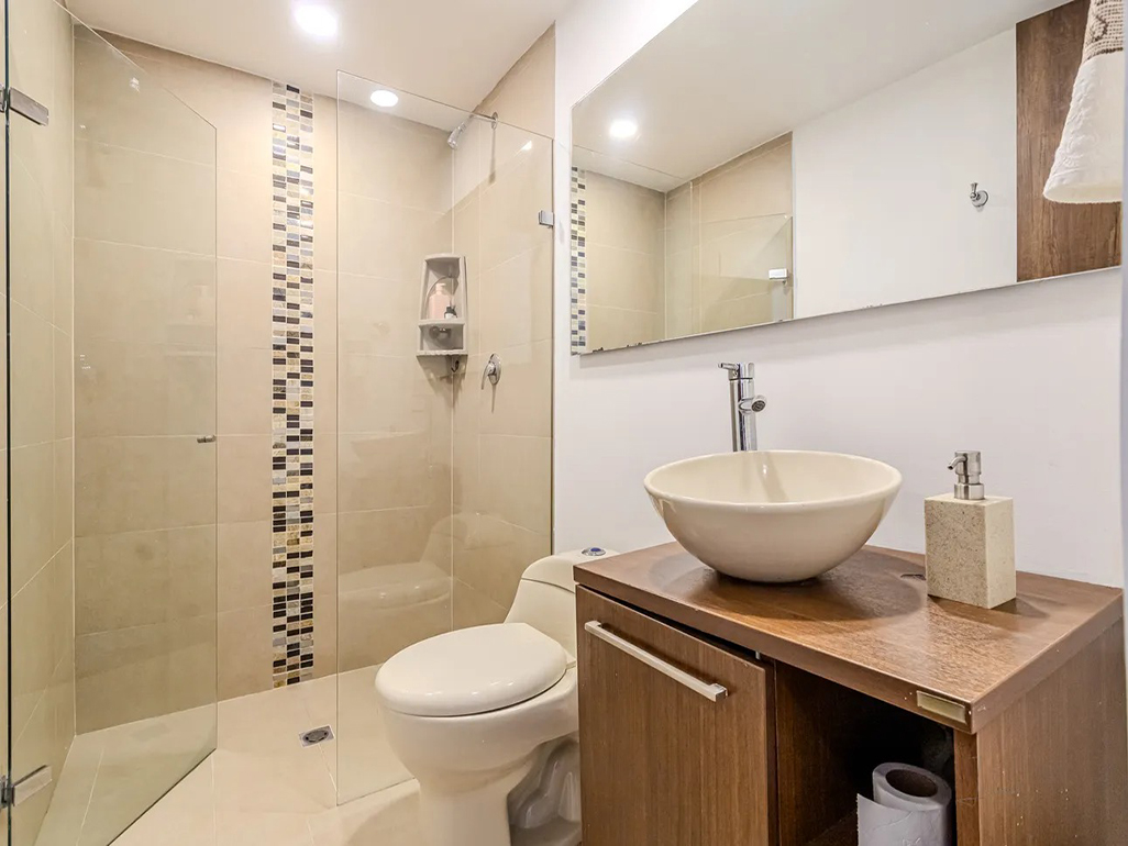 Apartamento de 2 alcobas en arriendo en El Tesoro, Medellín, 185 m² · foto 13 de 16
