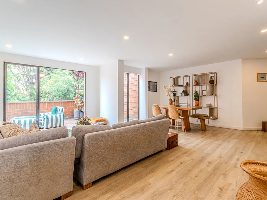 Apartamento de 2 alcobas en arriendo en El Tesoro, Medellín, 185 m² · foto 3 de 16