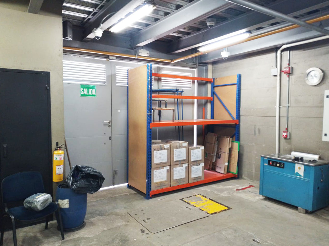 Bodega en venta en Conquistadores, Medellín, 1318 m² · foto 10 de 16