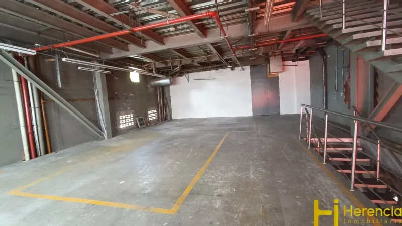 Bodega en arriendo en Conquistadores, Medellín, 1975 m² · foto 10 de 24