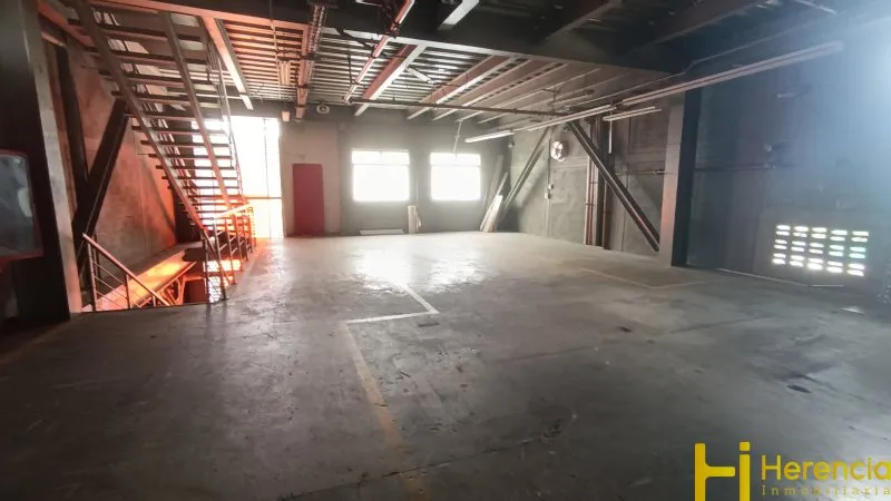 Bodega en arriendo en Conquistadores, Medellín, 1975 m² · foto 12 de 24