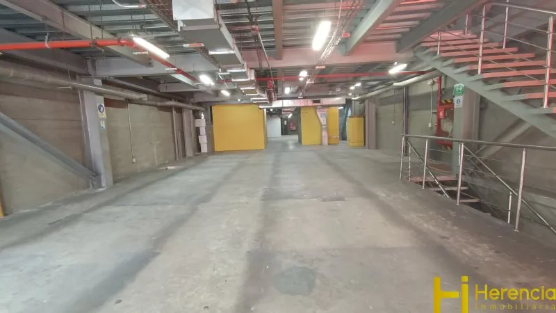 Bodega en arriendo en Conquistadores, Medellín, 1975 m² · foto 17 de 24