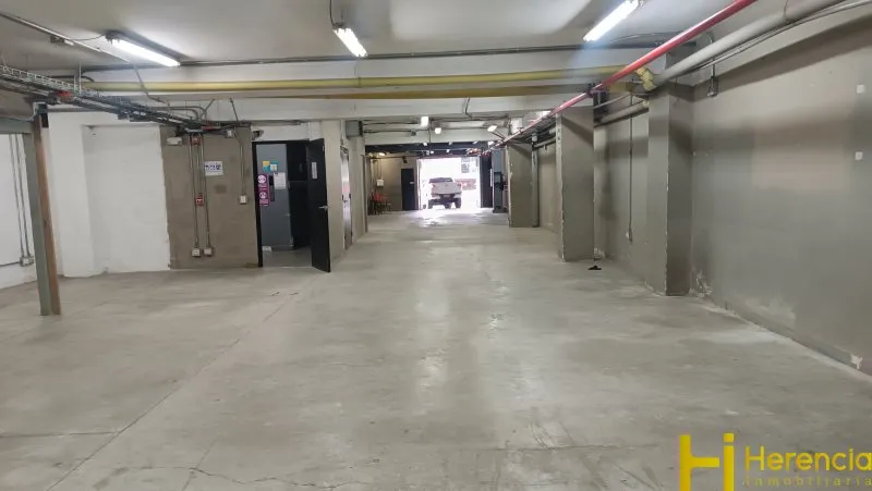 Bodega en arriendo en Conquistadores, Medellín, 1975 m² · foto 3 de 24