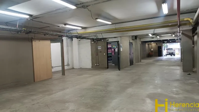 Bodega en arriendo en Conquistadores, Medellín, 1975 m² · foto 4 de 24