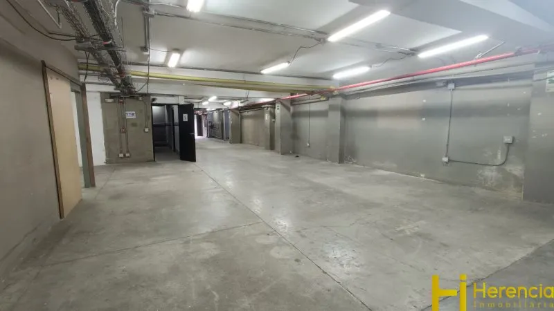 Bodega en arriendo en Conquistadores, Medellín, 1975 m² · foto 5 de 24