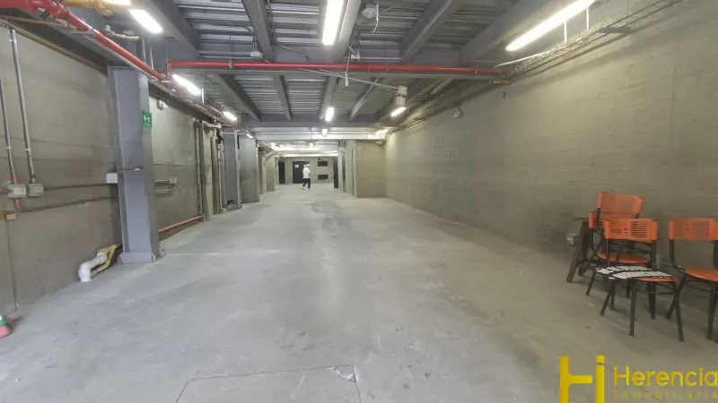 Bodega en arriendo en Conquistadores, Medellín, 1975 m² · foto 6 de 24