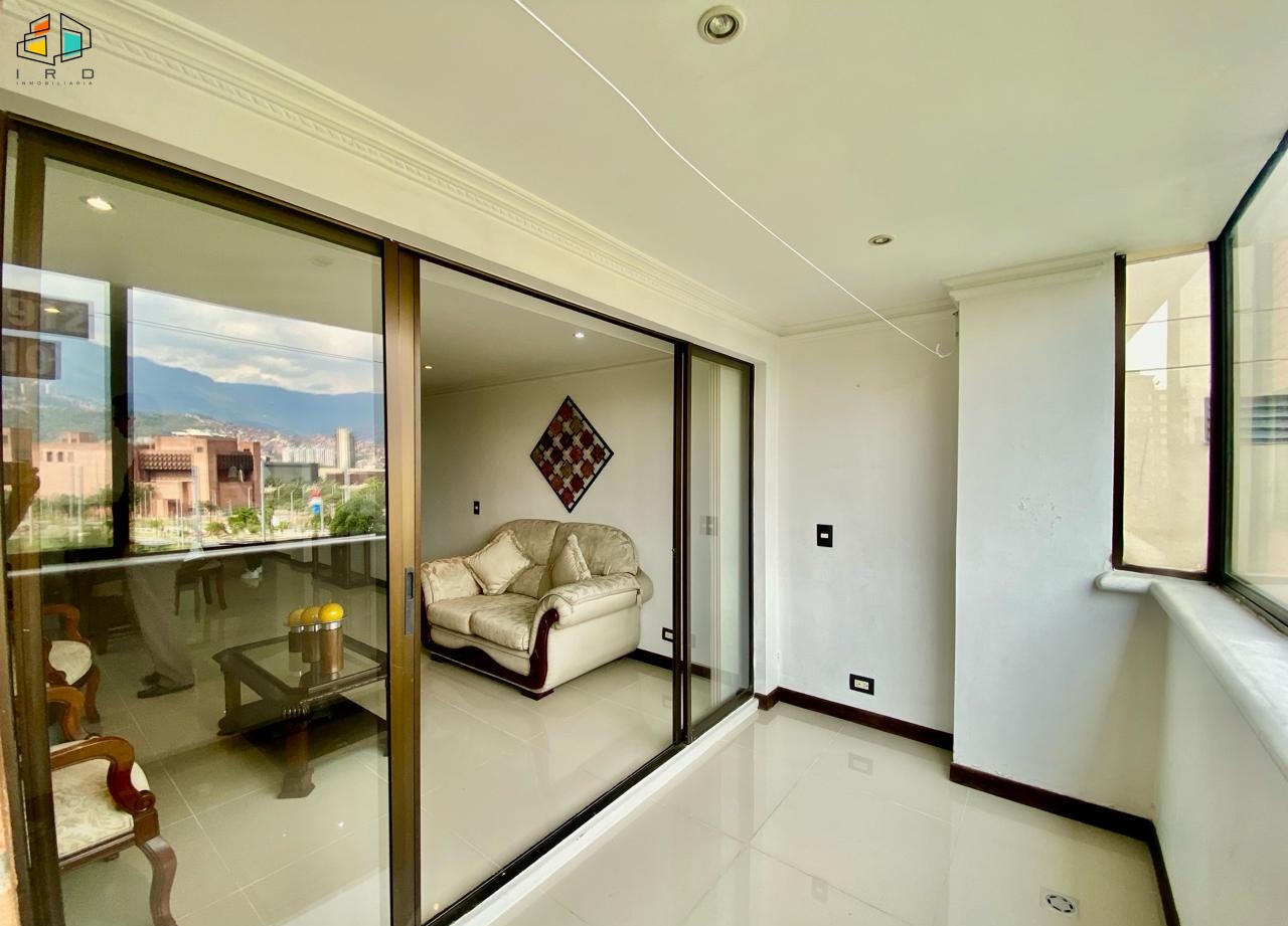 Apartamento de 2 alcobas en arriendo en Conquistadores, Medellín, 105 m² · foto 6 de 18