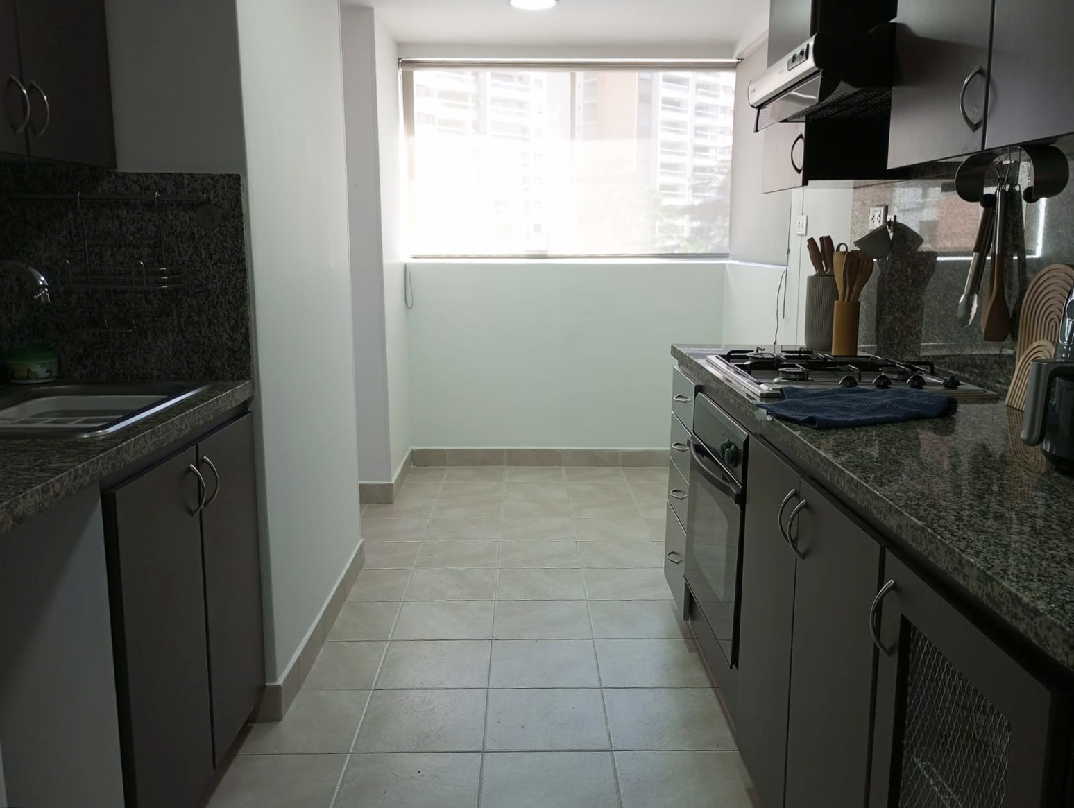 Apartamento en arriendo en Los Balsos No.2, Medellín · foto 8 de 18