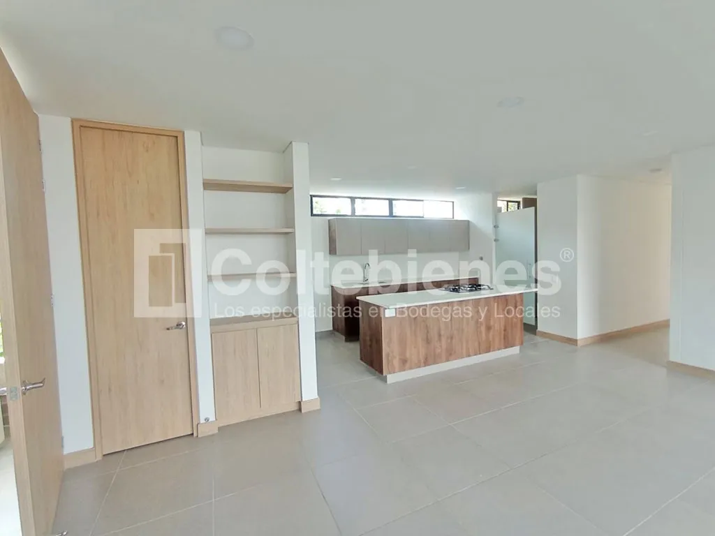 Apartamento en arriendo en El Poblado, Medellín · foto 2 de 24