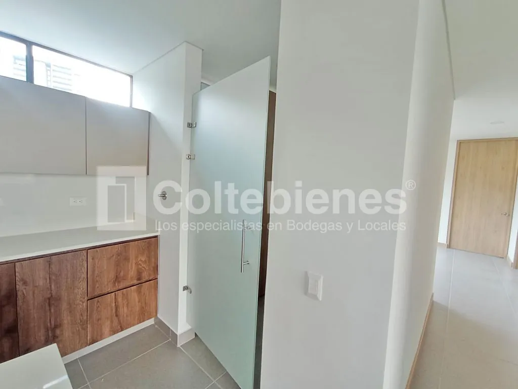 Apartamento en arriendo en El Poblado, Medellín · foto 5 de 24