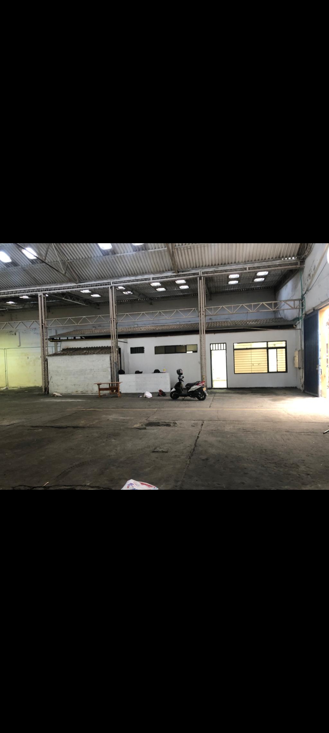 Warehouse for rent in Porvenir, Cali