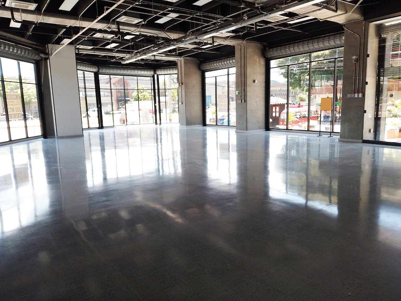 Local en arriendo en Cristo Rey, Medellín, 300 m² · foto 2 de 11
