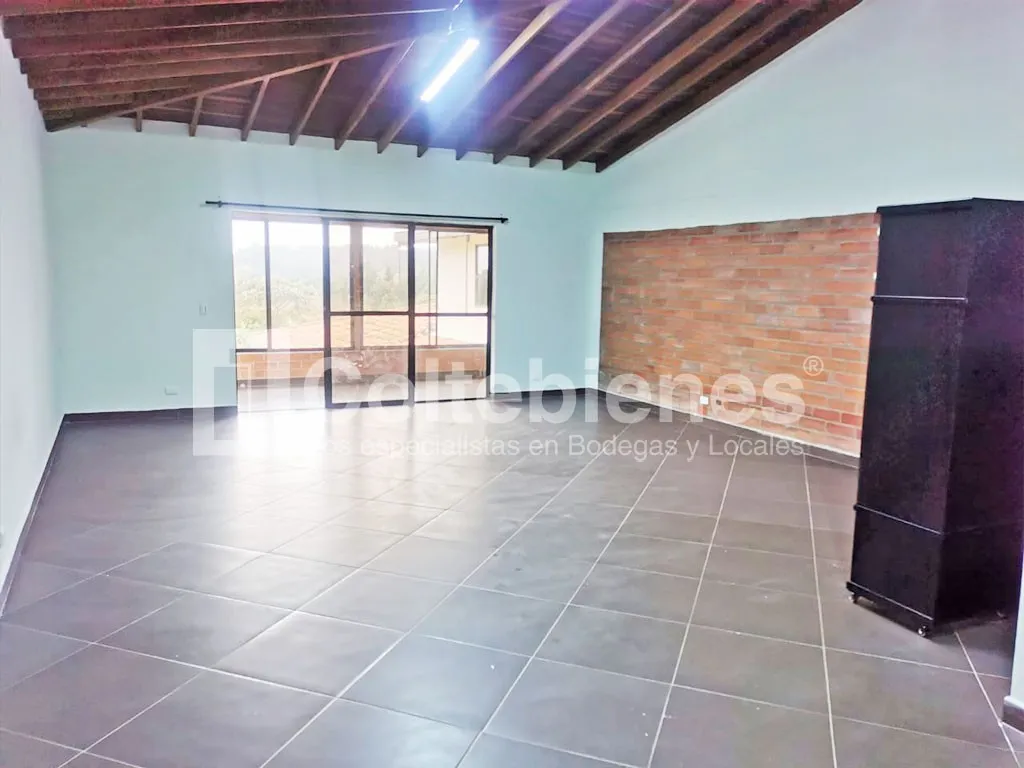 Casa de 4 alcobas en venta en Santa Elenea Sector Central, Guarne, 731 m² · foto 8 de 24