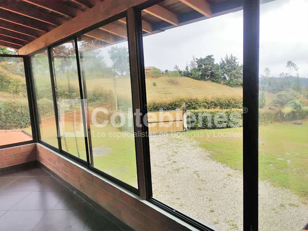Casa de 4 alcobas en venta en Santa Elenea Sector Central, Guarne, 731 m² · foto 9 de 24