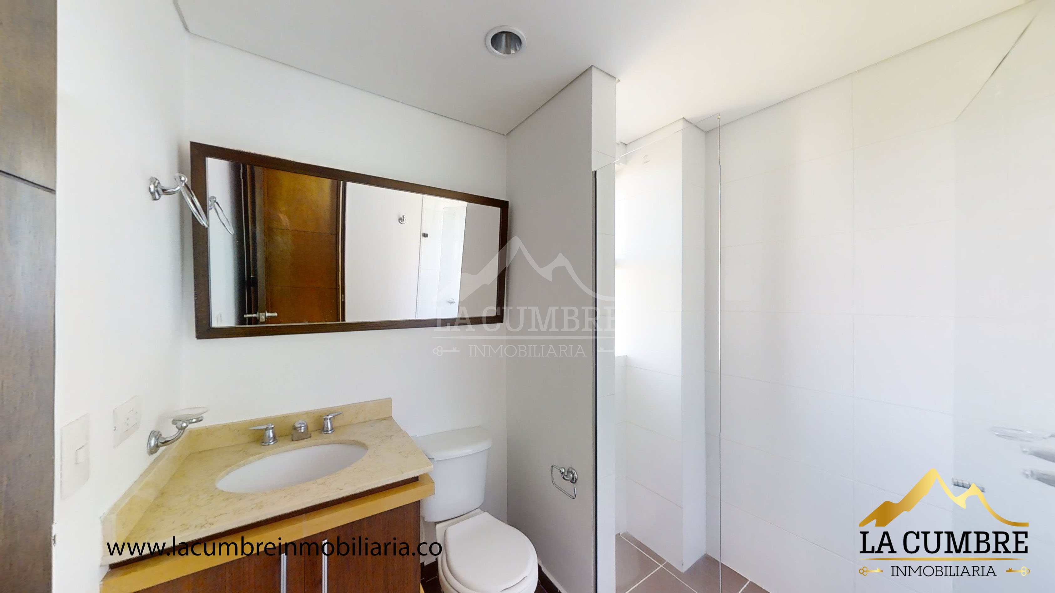 Apartamento en arriendo en Castropol, Medellín · foto 5 de 11