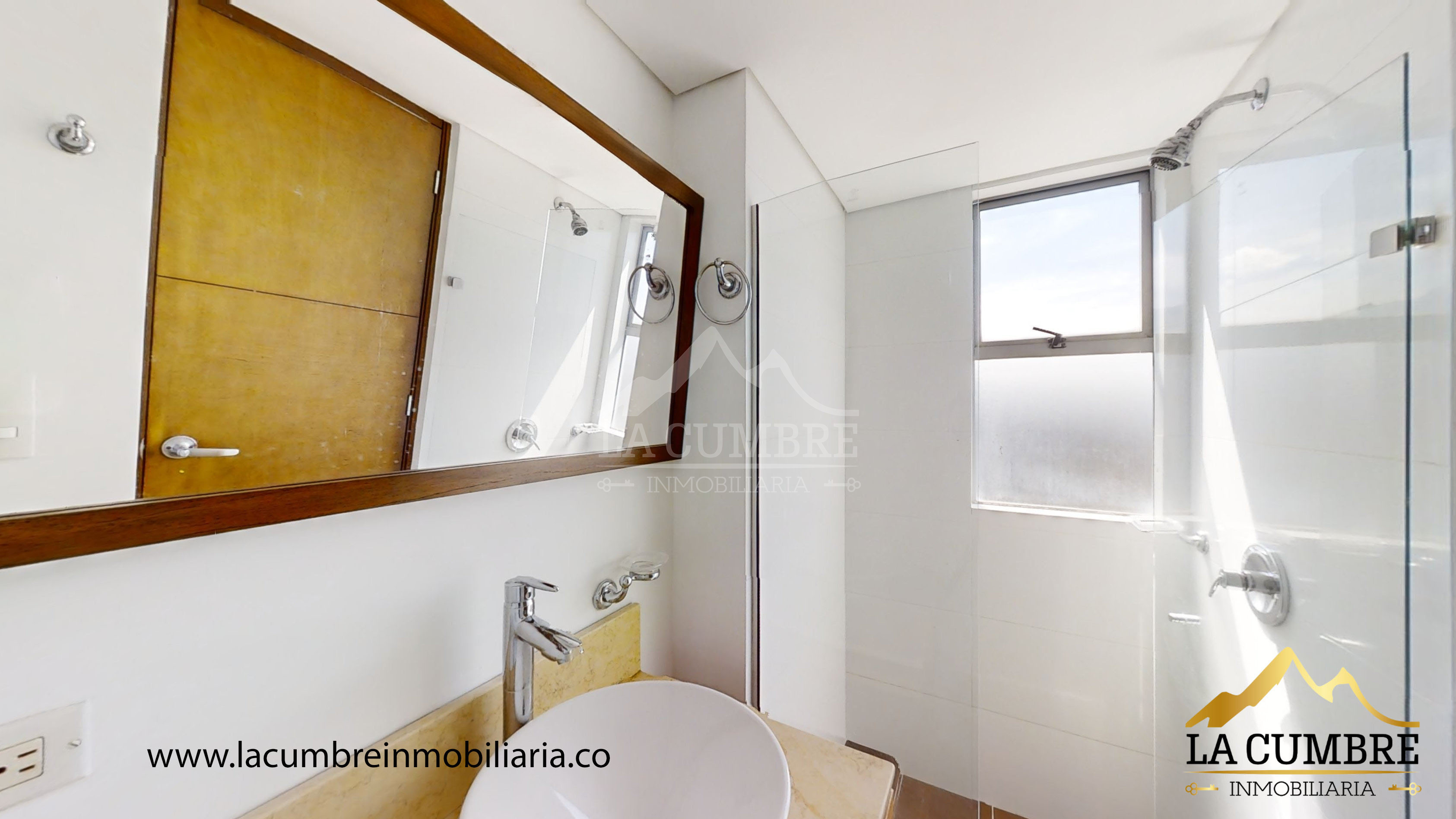 Apartamento en arriendo en Castropol, Medellín · foto 8 de 11