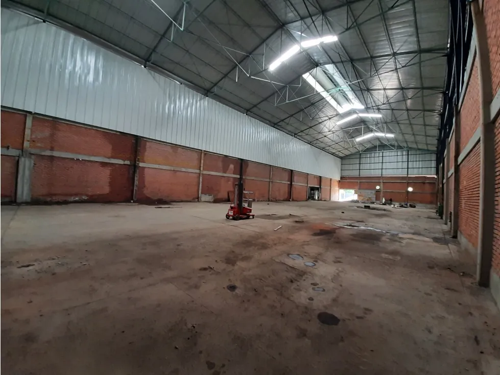 Bodega en arriendo en Acopi, Yumbo, 2573 m² · foto 10 de 14