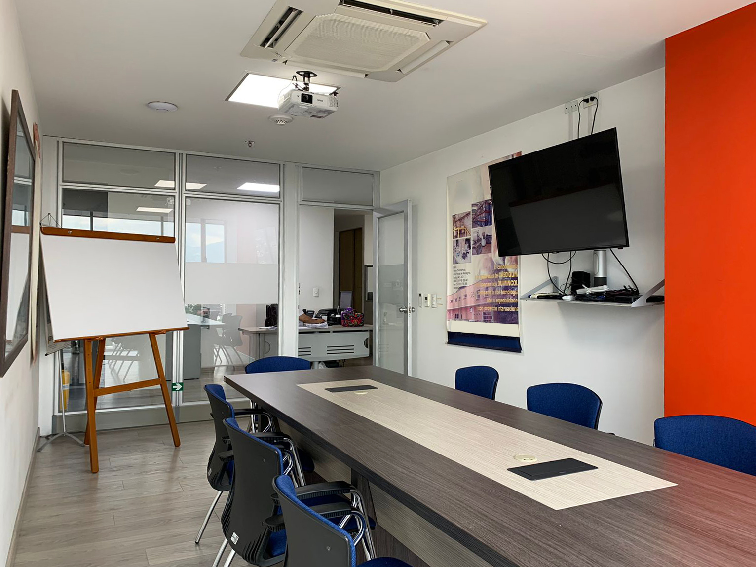Oficina en venta en Manila, Medellín, 470 m² · foto 8 de 17