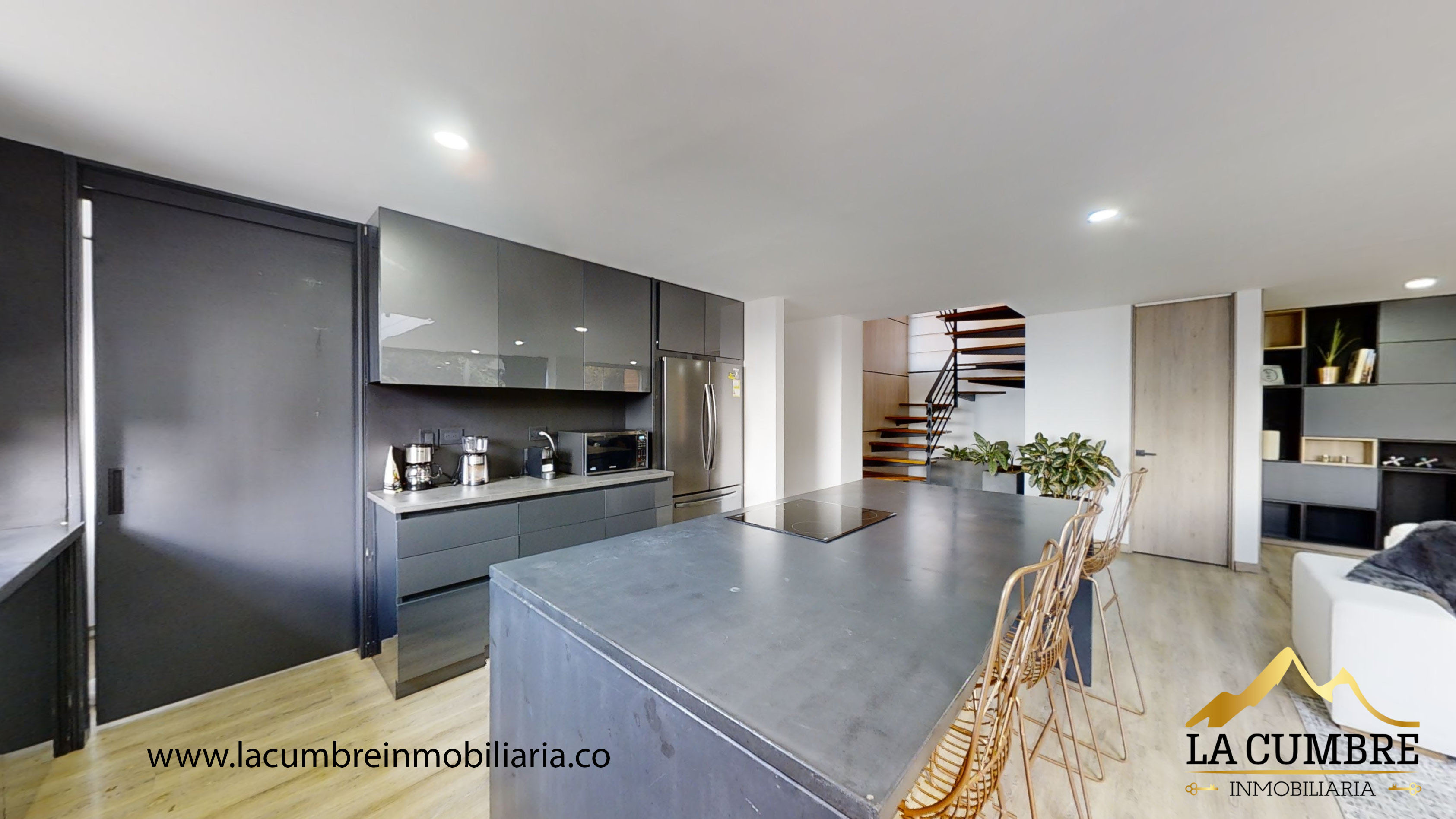 Apartamento de 2 alcobas en arriendo en El Tesoro, Medellín, 180 m² · foto 3 de 12