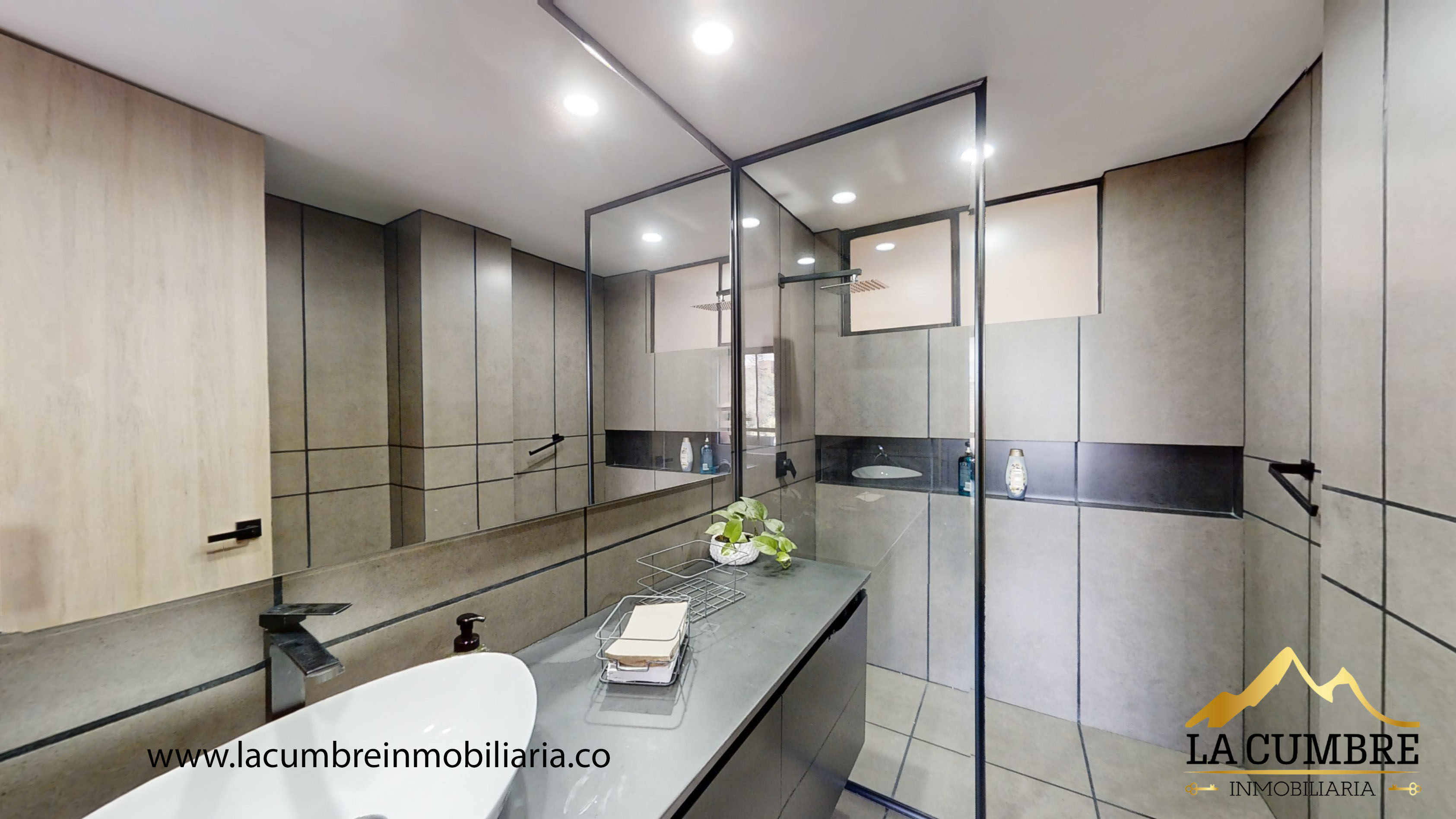 Apartamento de 2 alcobas en arriendo en El Tesoro, Medellín, 180 m² · foto 8 de 12