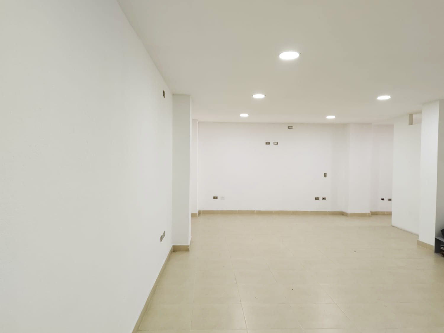 Oficina en arriendo en Zona Centro, Envigado, 300 m² · foto 3 de 16