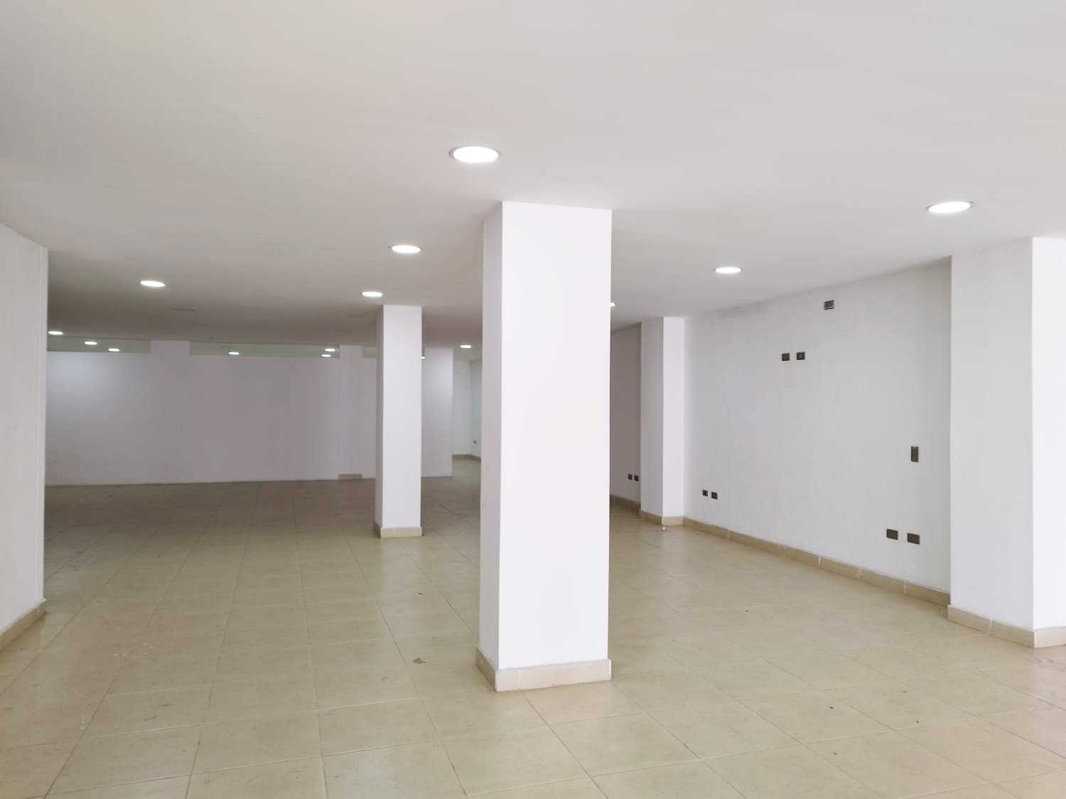 Oficina en arriendo en Zona Centro, Envigado, 300 m² · foto 7 de 16