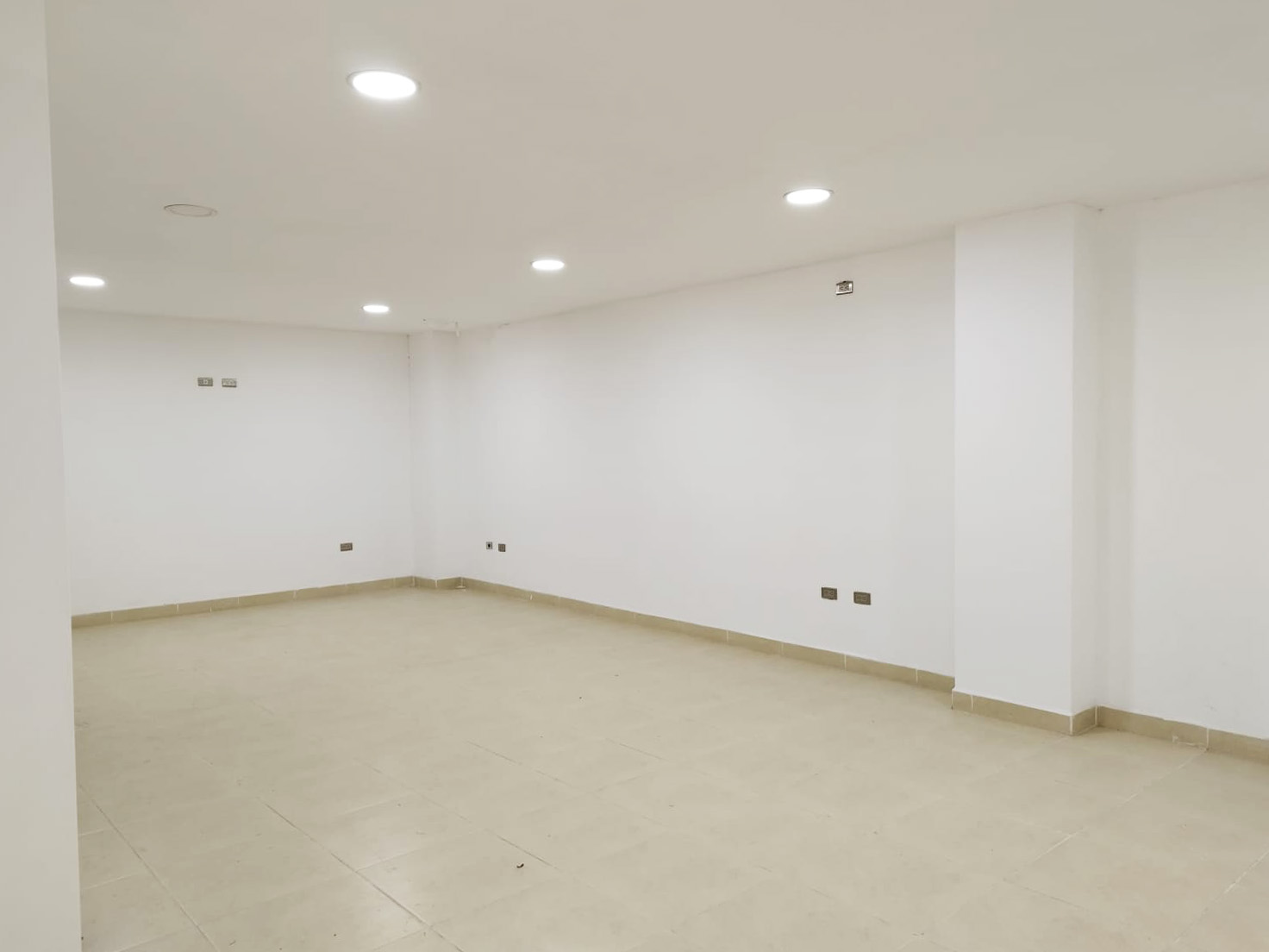 Oficina en arriendo en Zona Centro, Envigado, 300 m² · foto 9 de 16