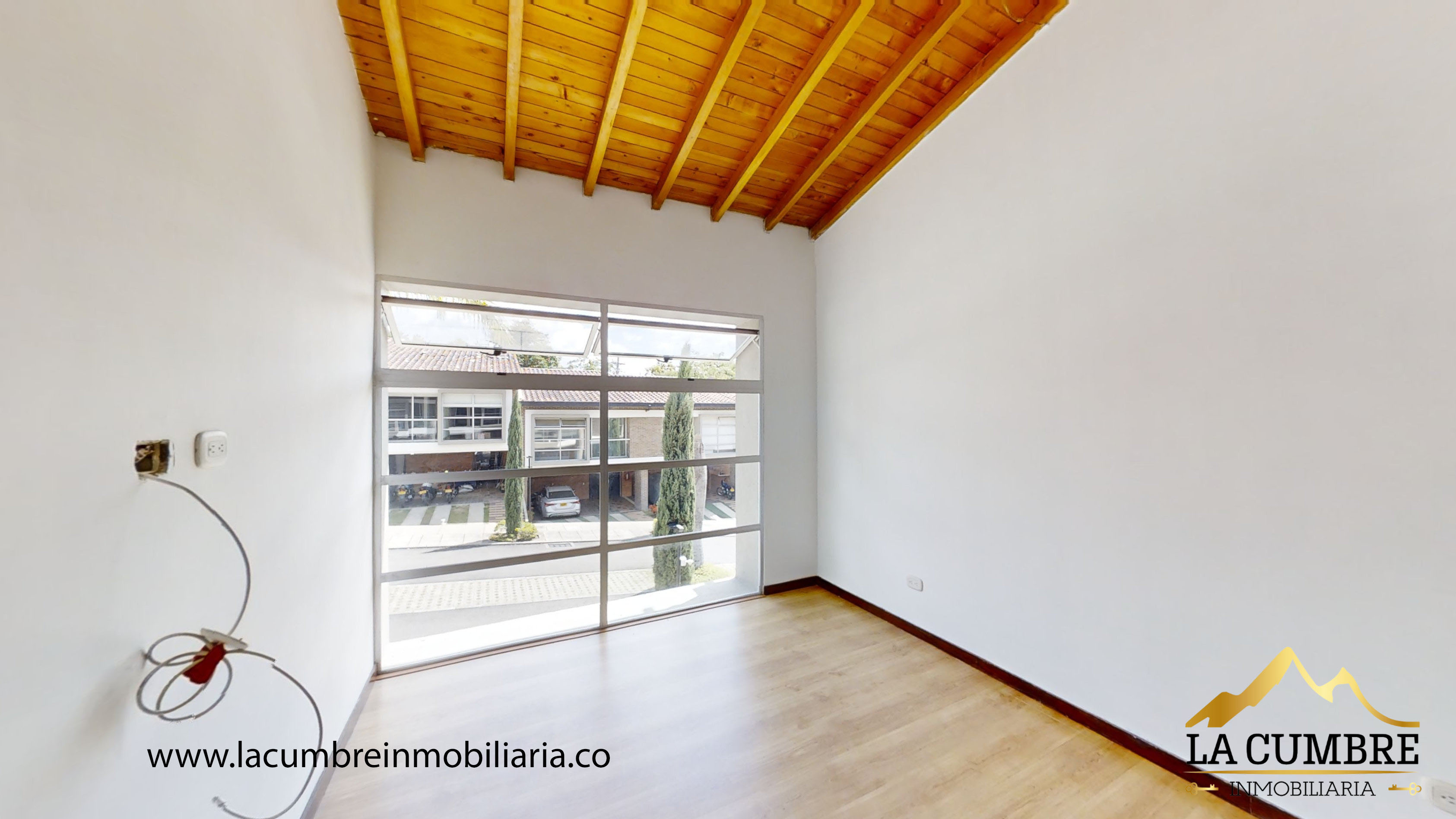 Casa de 3 alcobas en arriendo en Montessori, Envigado, 170 m² · foto 10 de 13