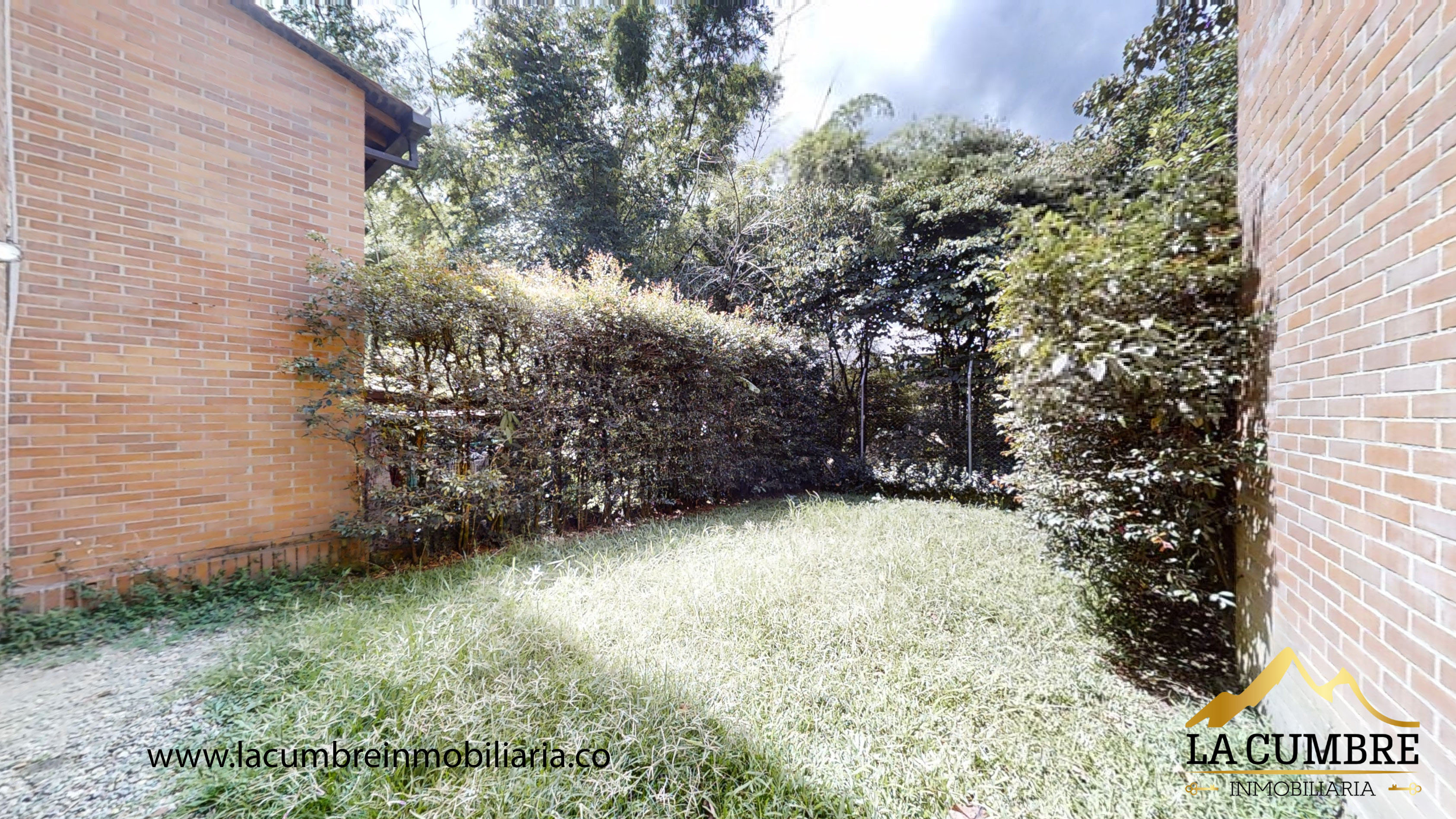 Casa de 3 alcobas en arriendo en Montessori, Envigado, 170 m² · foto 2 de 13