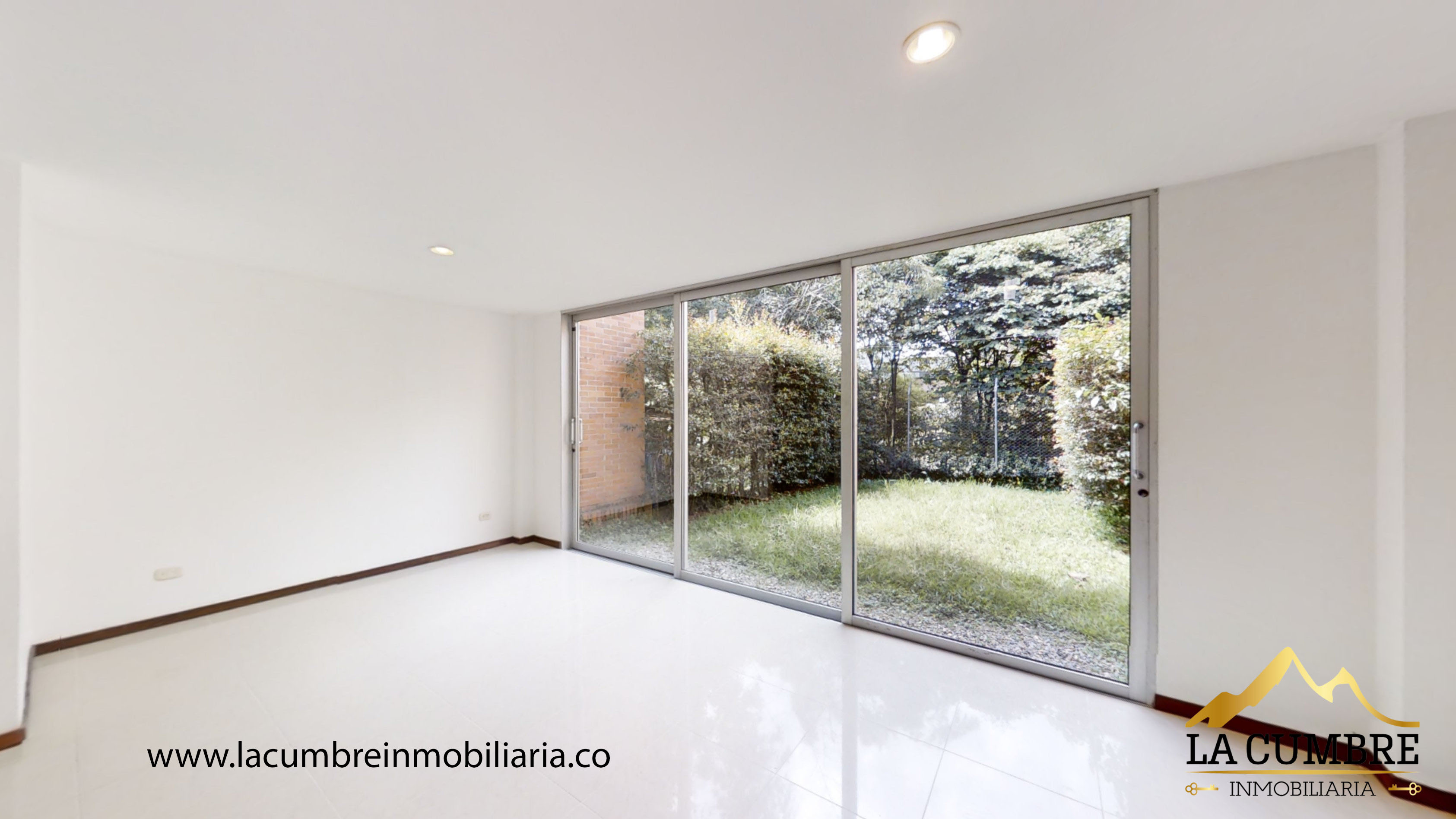 Casa de 3 alcobas en arriendo en Montessori, Envigado, 170 m² · foto 3 de 13