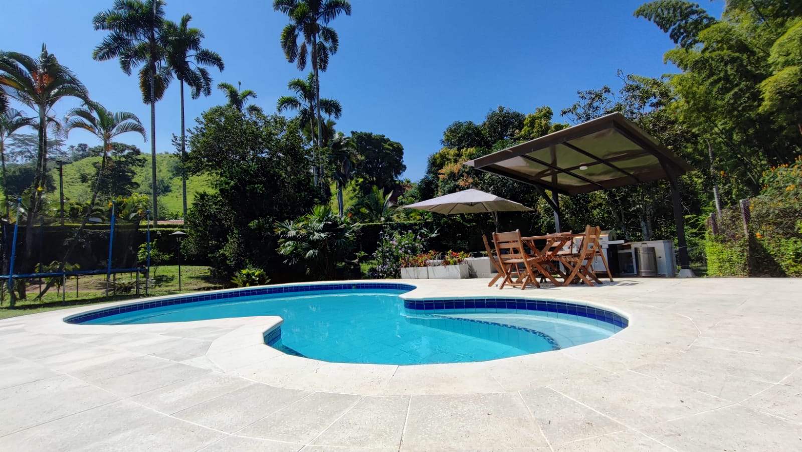 Casa en venta en Av Paralela, Manizales · foto 2 de 24