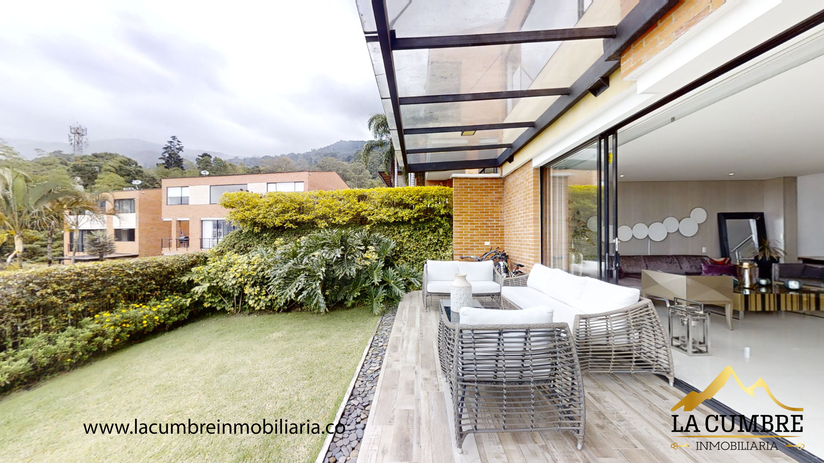 3BR House in Loma del Esmeraldal (230 m²) - 3