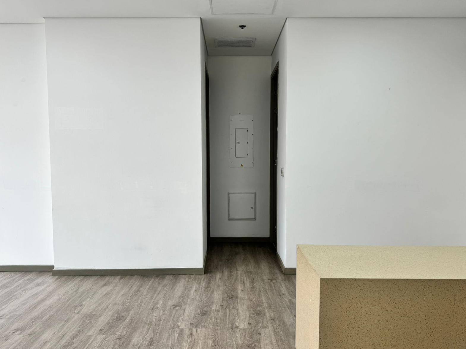 Oficina en arriendo en Milla De Oro, Medellín, 49 m² · foto 6 de 8