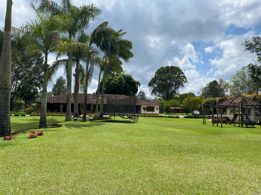 Casa de 6 alcobas en venta en Llano Grande, Rionegro, 520 m² · foto 15 de 20