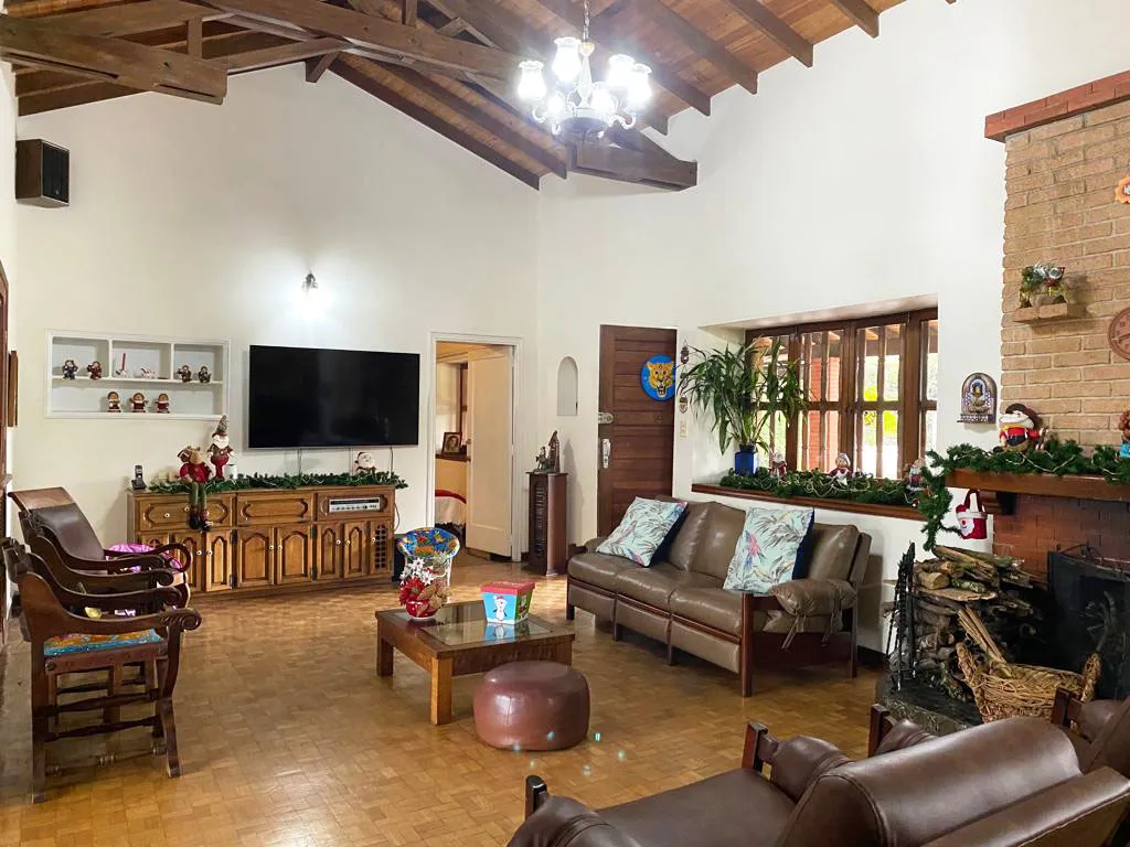 Casa de 6 alcobas en venta en Llano Grande, Rionegro, 520 m² · foto 2 de 20