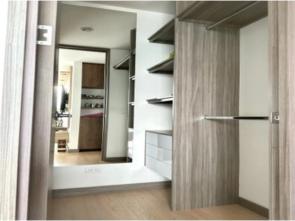 Apartamento de 3 alcobas en venta en San Agustin Suramerica, La Estrella, 101 m² · foto 8 de 11