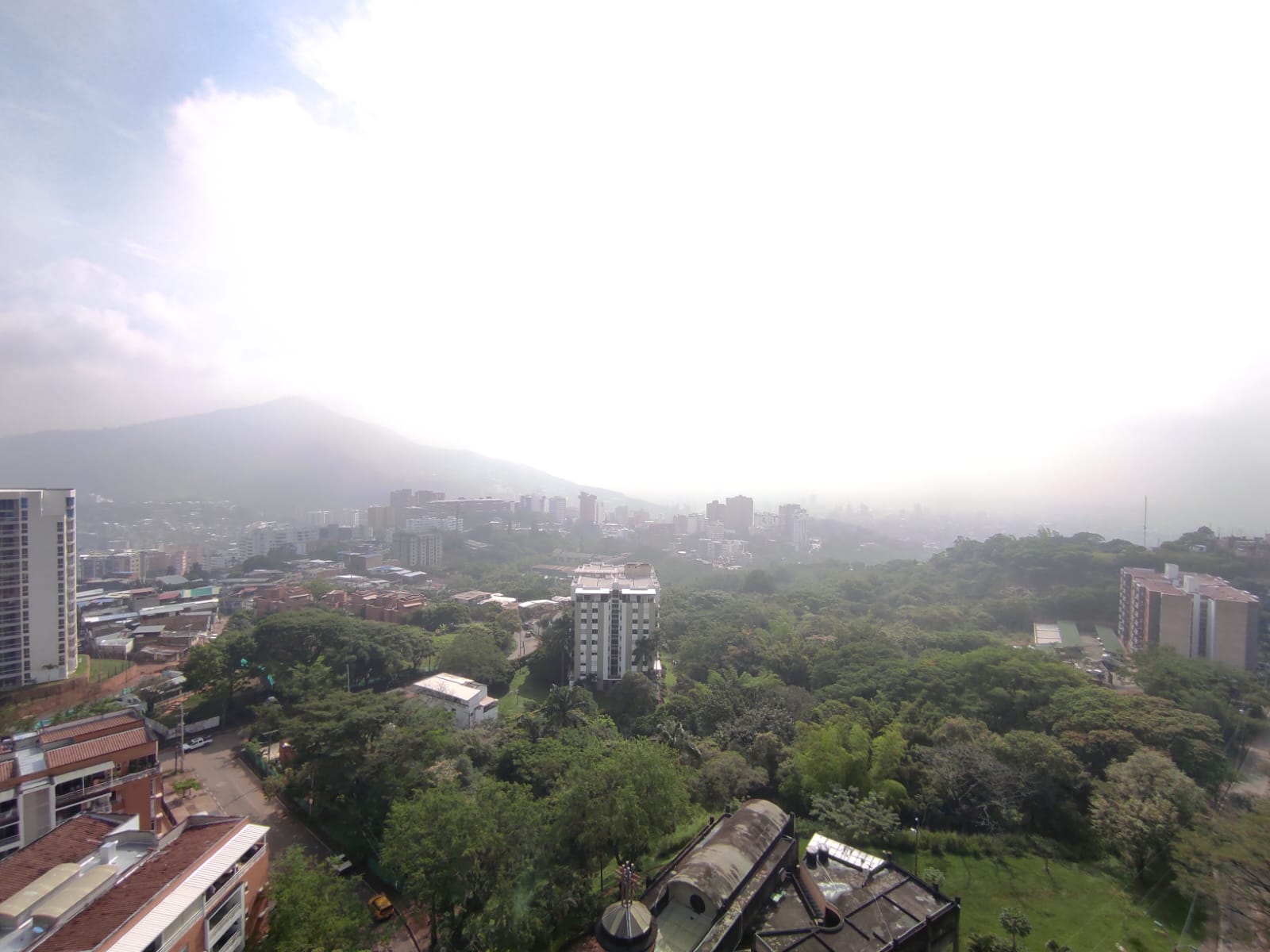 Apartamento de 3 alcobas en venta en Bellavista, Cali, 115 m² · foto 2 de 24