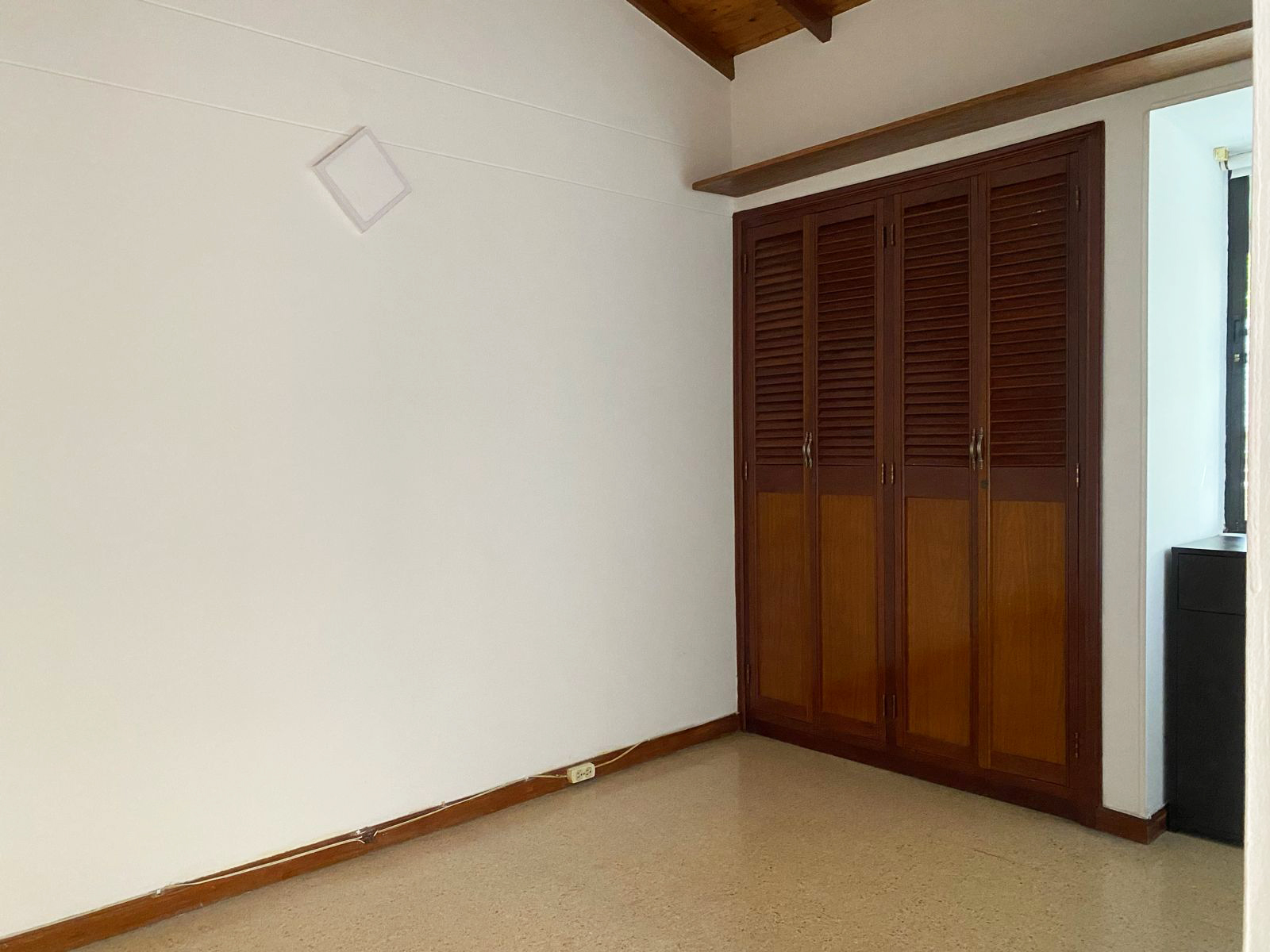 Casa de 3 alcobas en venta en Las Brujas, Envigado, 117 m² · foto 2 de 17