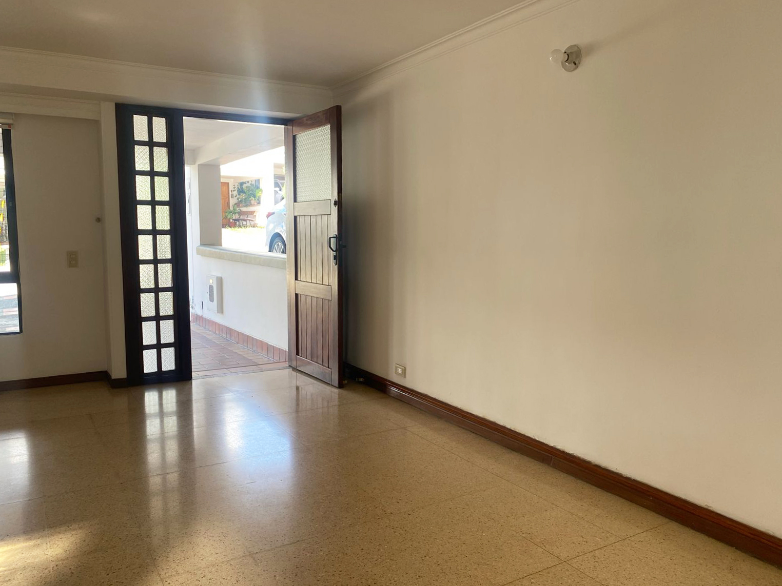 Casa de 3 alcobas en venta en Las Brujas, Envigado, 117 m² · foto 3 de 17