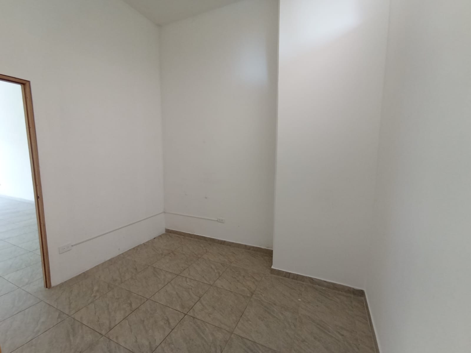Local en venta en El Porvenir, Rionegro, 56 m² · foto 3 de 12