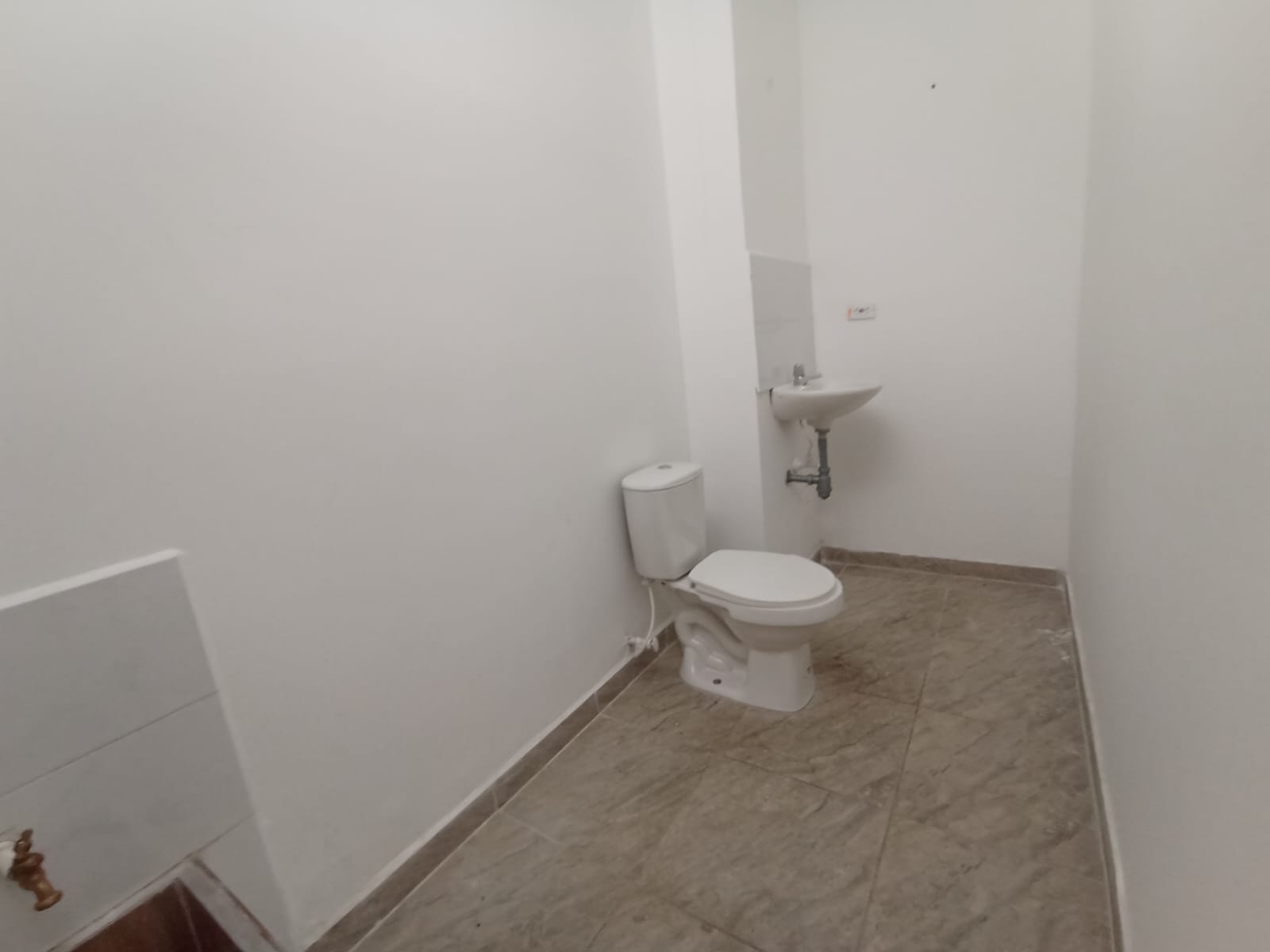 Local en venta en El Porvenir, Rionegro, 56 m² · foto 8 de 12